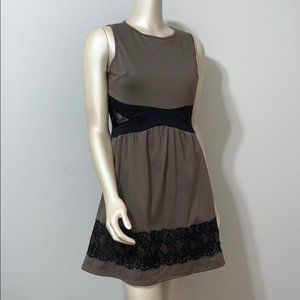 Miin sleeveless dress with lace